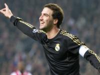 IM电竞官网-F1新赛季揭幕战之夜，哈登赛场表现堪称教科书，跨界竞技中的大师级掌控力