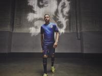 IM电竞游戏-劳塔罗一锤定音！阿根廷鏖战厄瓜多尔，世界排名争夺战中的英雄时刻