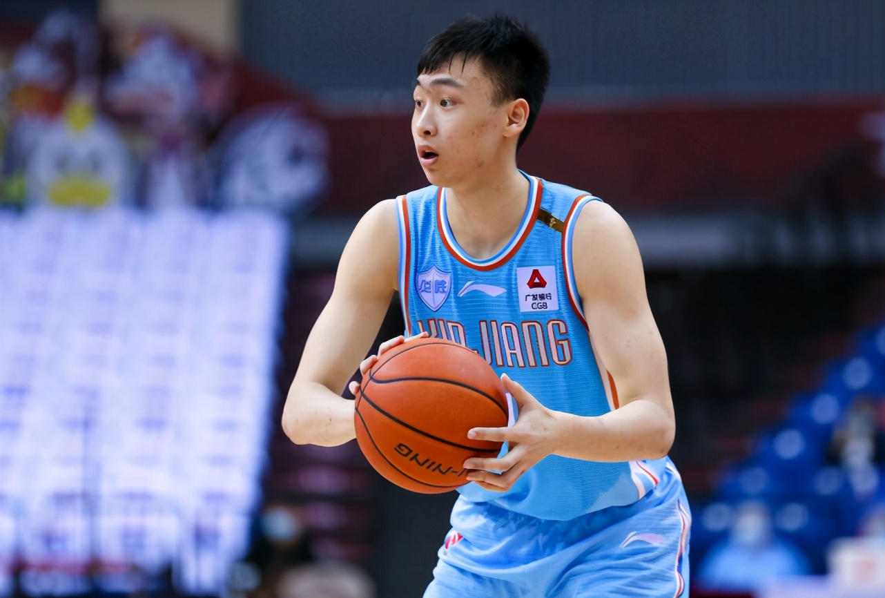 争雄:两支强队将在赛场上一决雌雄的简单介绍 争雄:两支强队将在赛场上一决雌雄的简单介绍