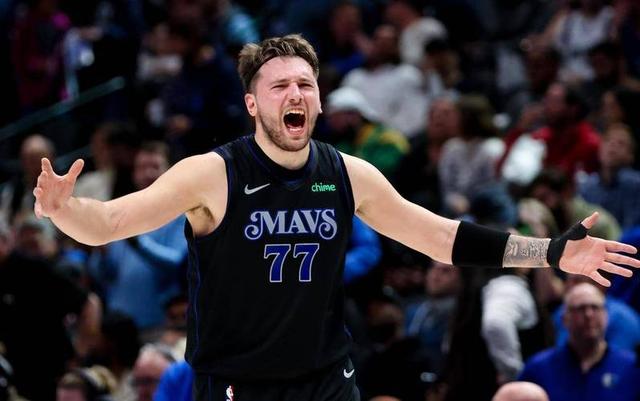 独行侠负于凯尔特人,东契奇状态低迷 独行侠负于凯尔特人,东契奇状态低迷