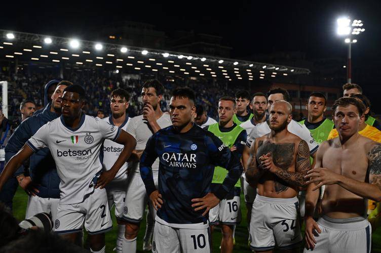 包含那不勒斯主场战胜强敌,保持不败纪录的词条 包含那不勒斯主场战胜强敌,保持不败纪录的词条