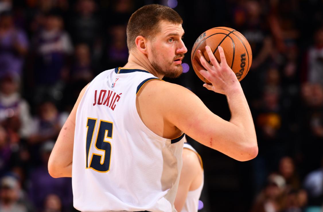 雄鹿主场击败掘金,豪取六连胜 雄鹿主场击败掘金,豪取六连胜