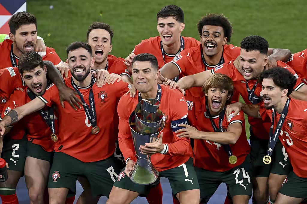 包含欧国联战局激烈，球队竞技精彩纷呈的词条