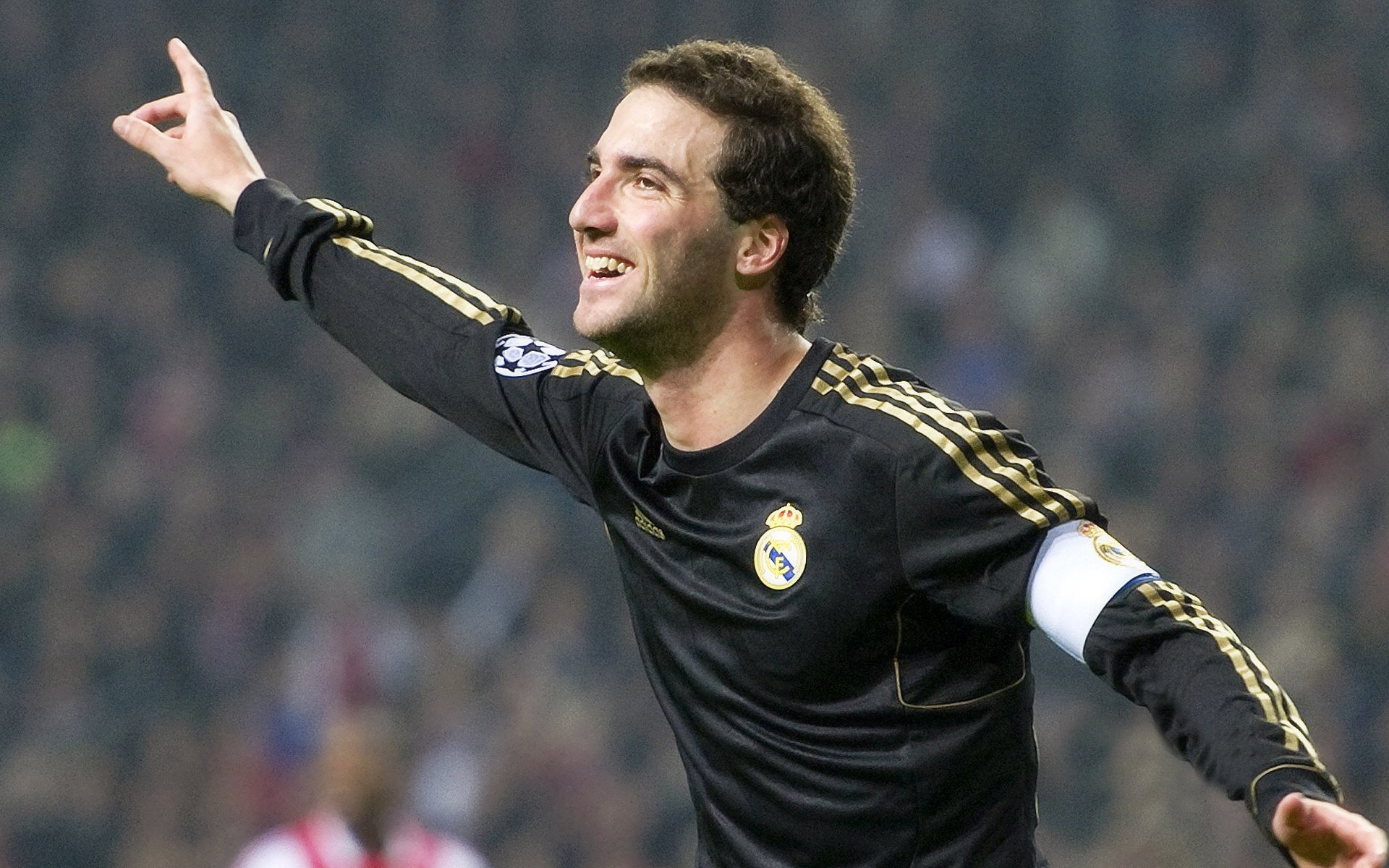 非洲雄狮粉碎南美劲旅!克瓦拉茨赫利亚关键一击改写历史