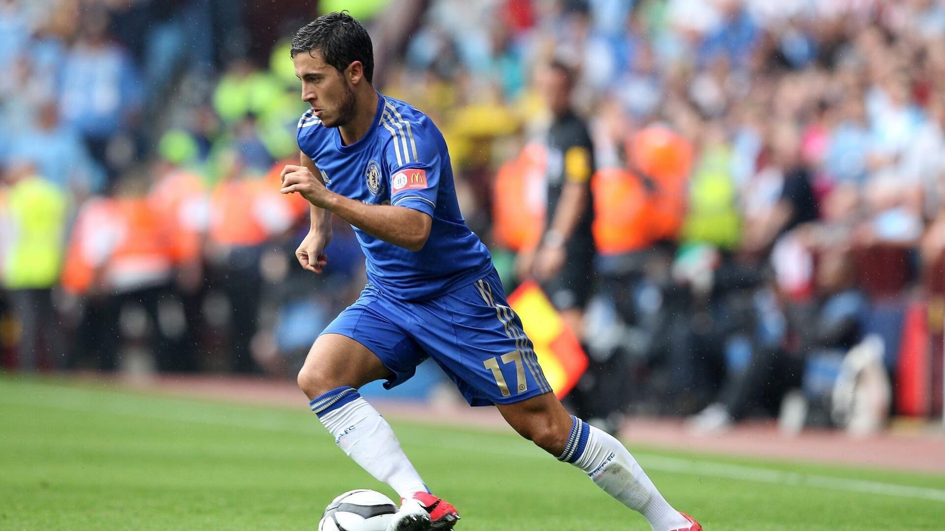 跨界狂飙，里昂的绿茵绝境反击与奥斯梅恩的赛道接管艺术