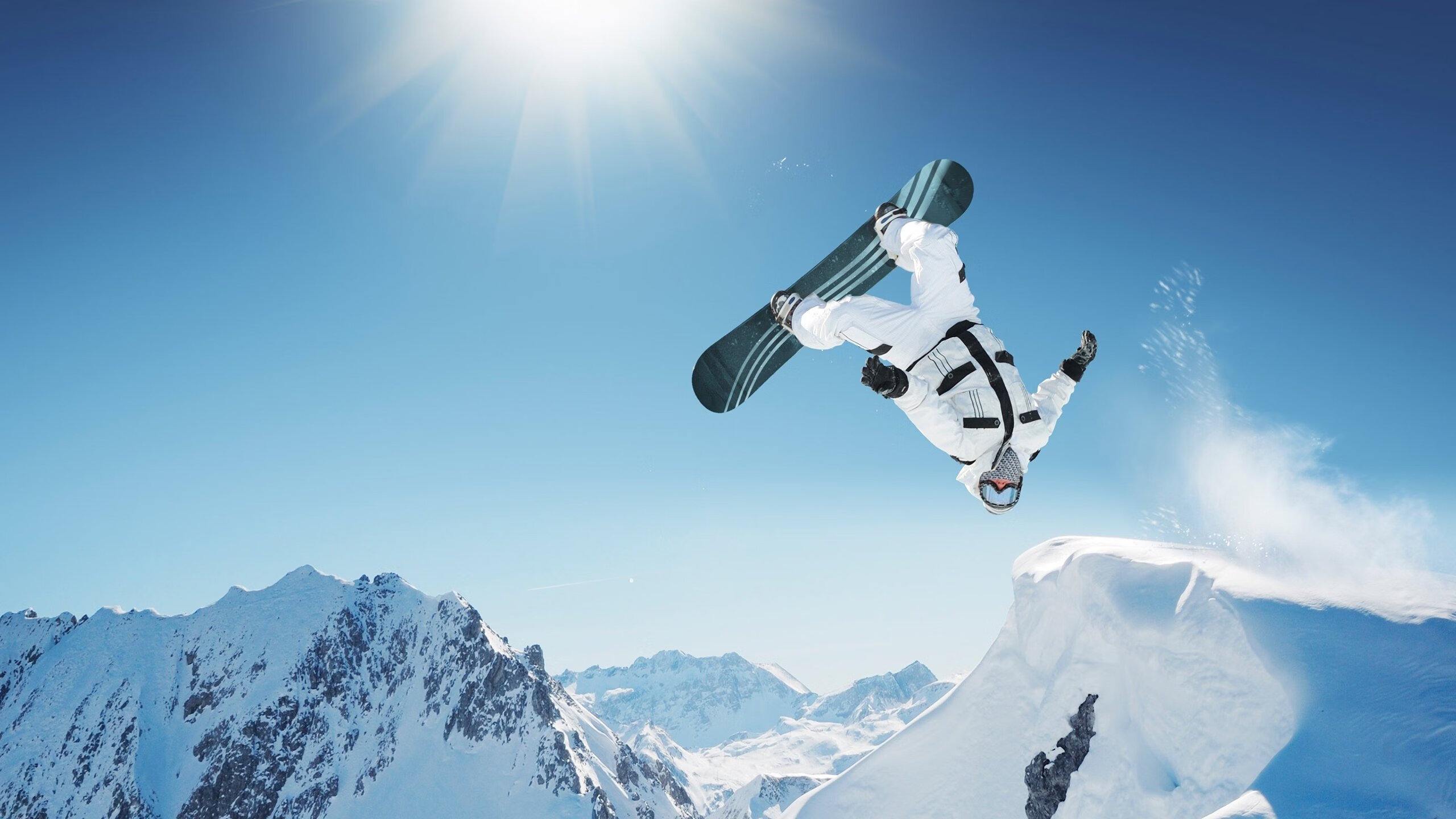 跨界狂飙，里昂的绿茵绝境反击与奥斯梅恩的赛道接管艺术